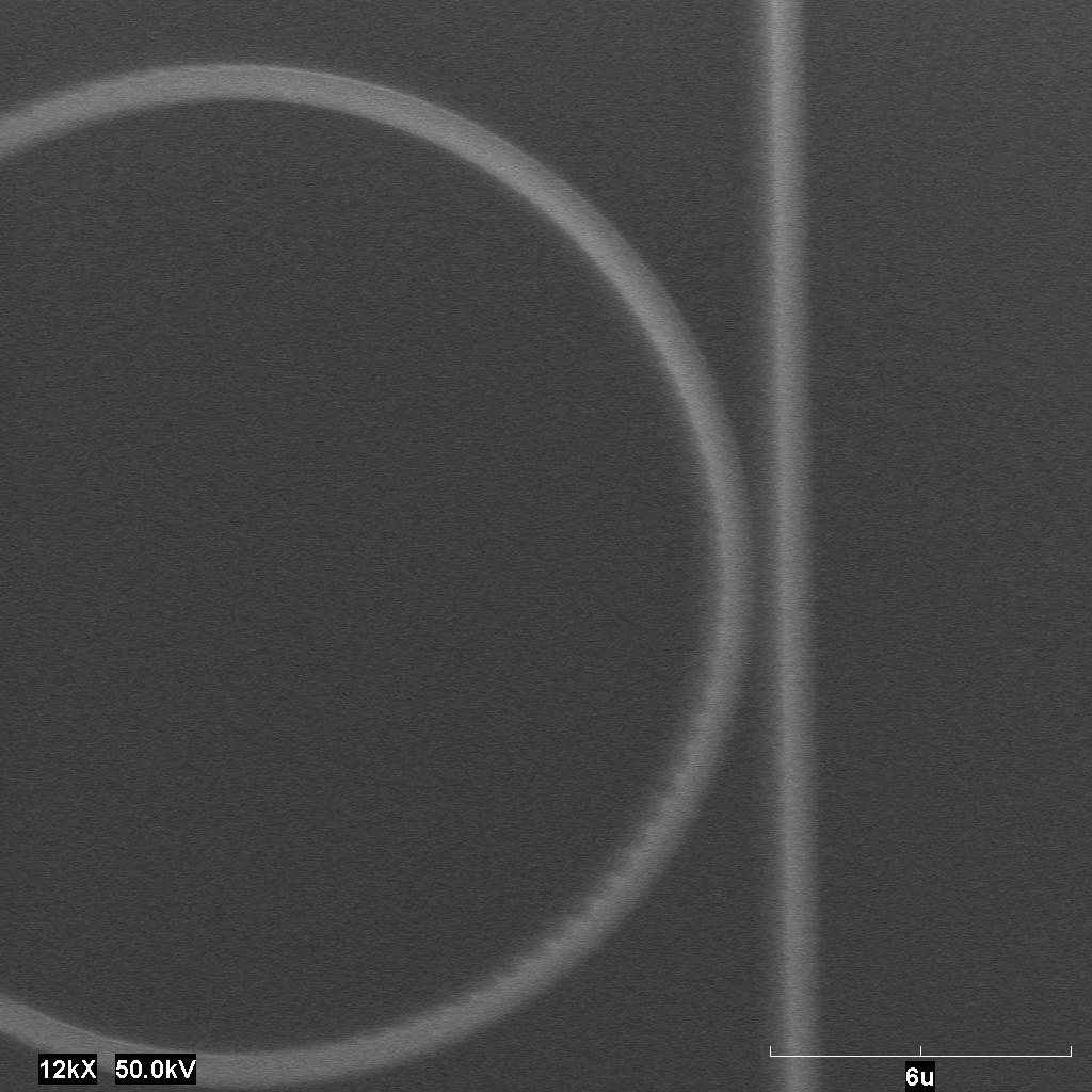 SEM image of a silicon microring resonator, fabricated in the NanoX cleanroom