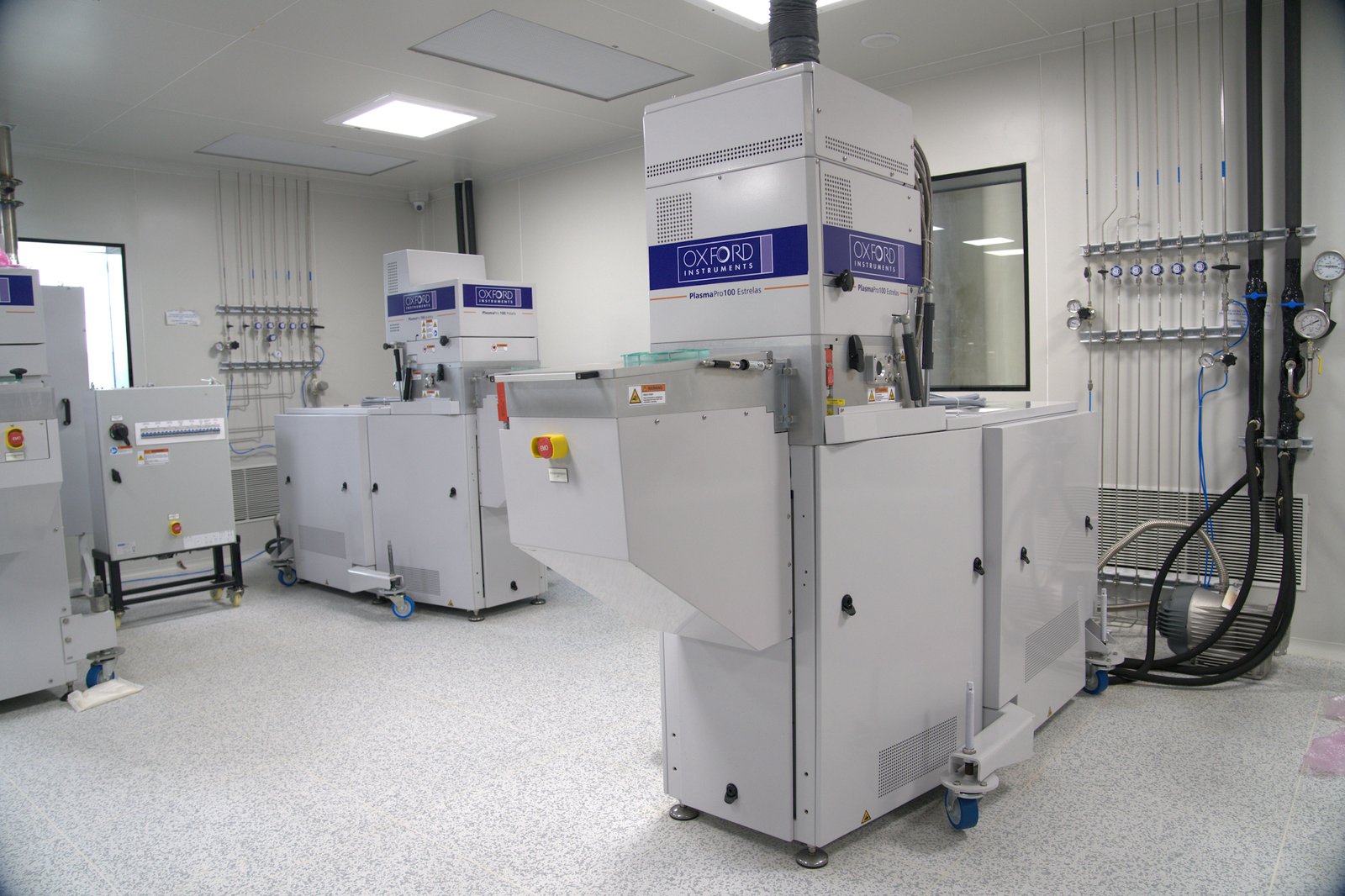 Etch and deposition bay inside the NanoX cleanroom