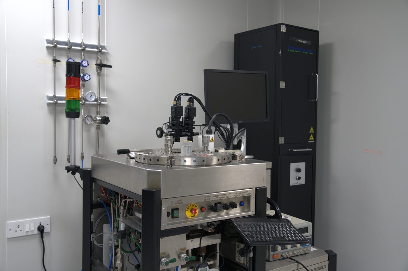 AML AWB-04 Wafer Bonder